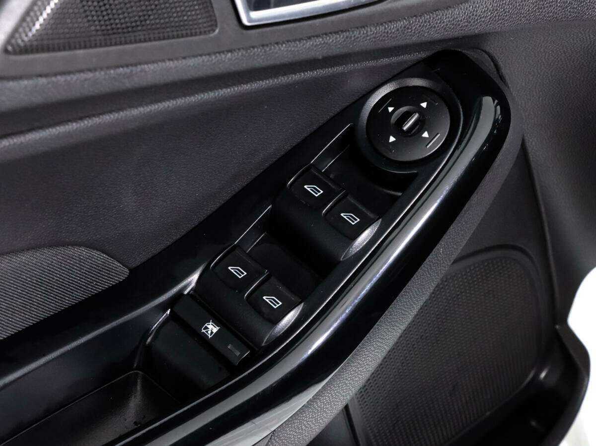 Б/У Форд Фиеста 2015 года. Фото: #13