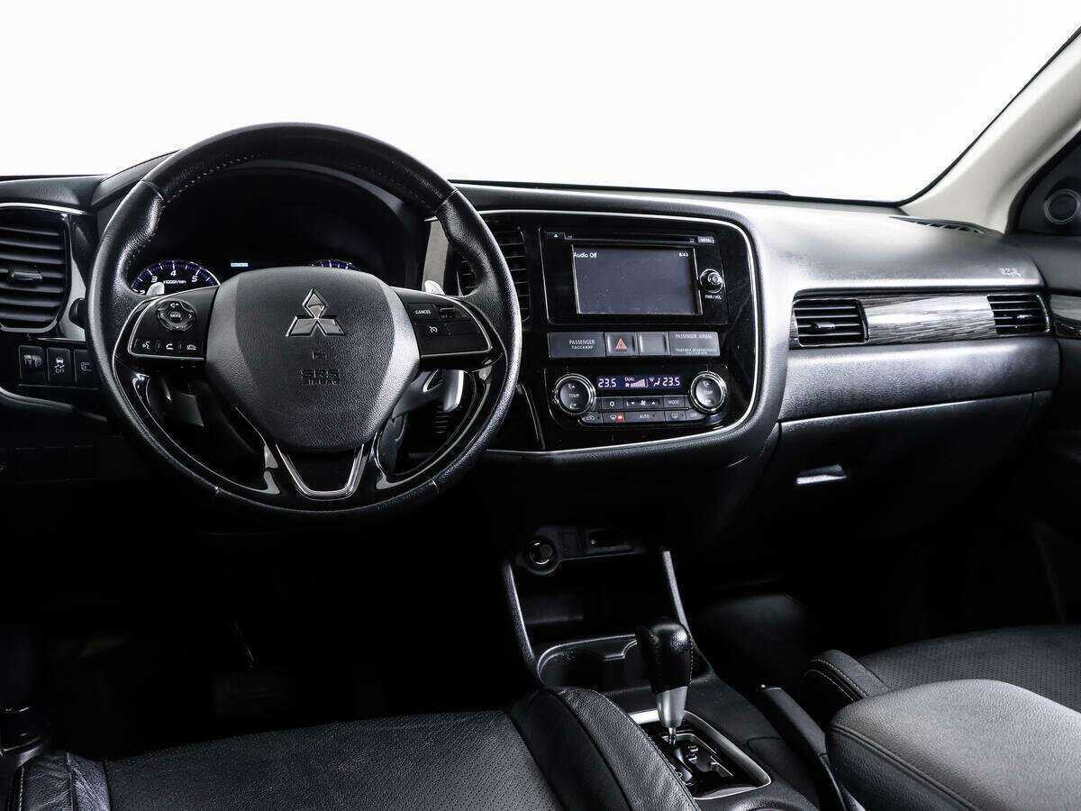 Mitsubishi Outlander 2016 года с пробегом. Фото: #10