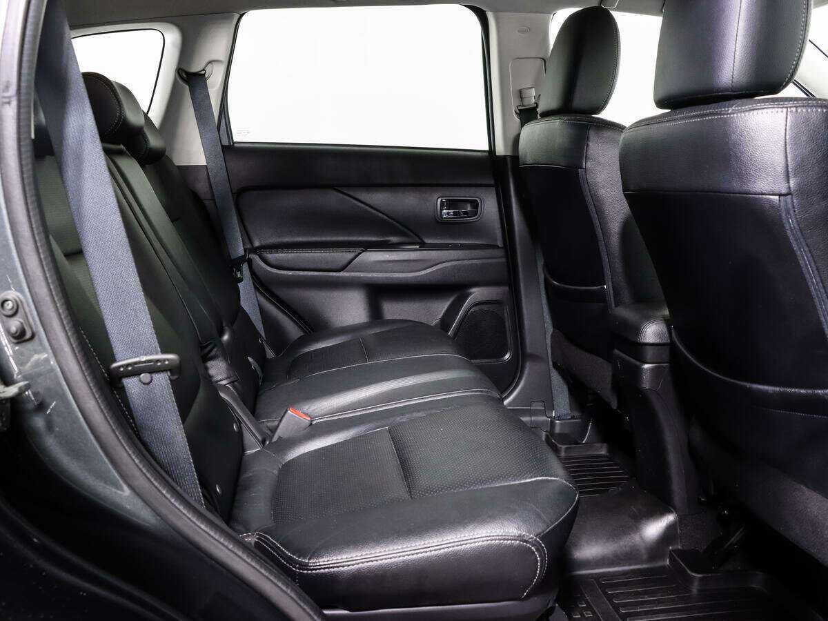 Mitsubishi Outlander 2016 года с пробегом. Фото: #13