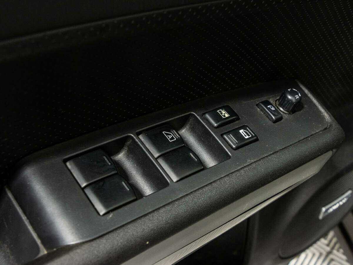 Б/У Ниссан Икс-Трейл 2012 года. Фото: #15