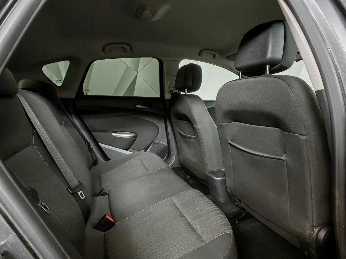 Opel Astra 2012 года с пробегом. Фото: #9