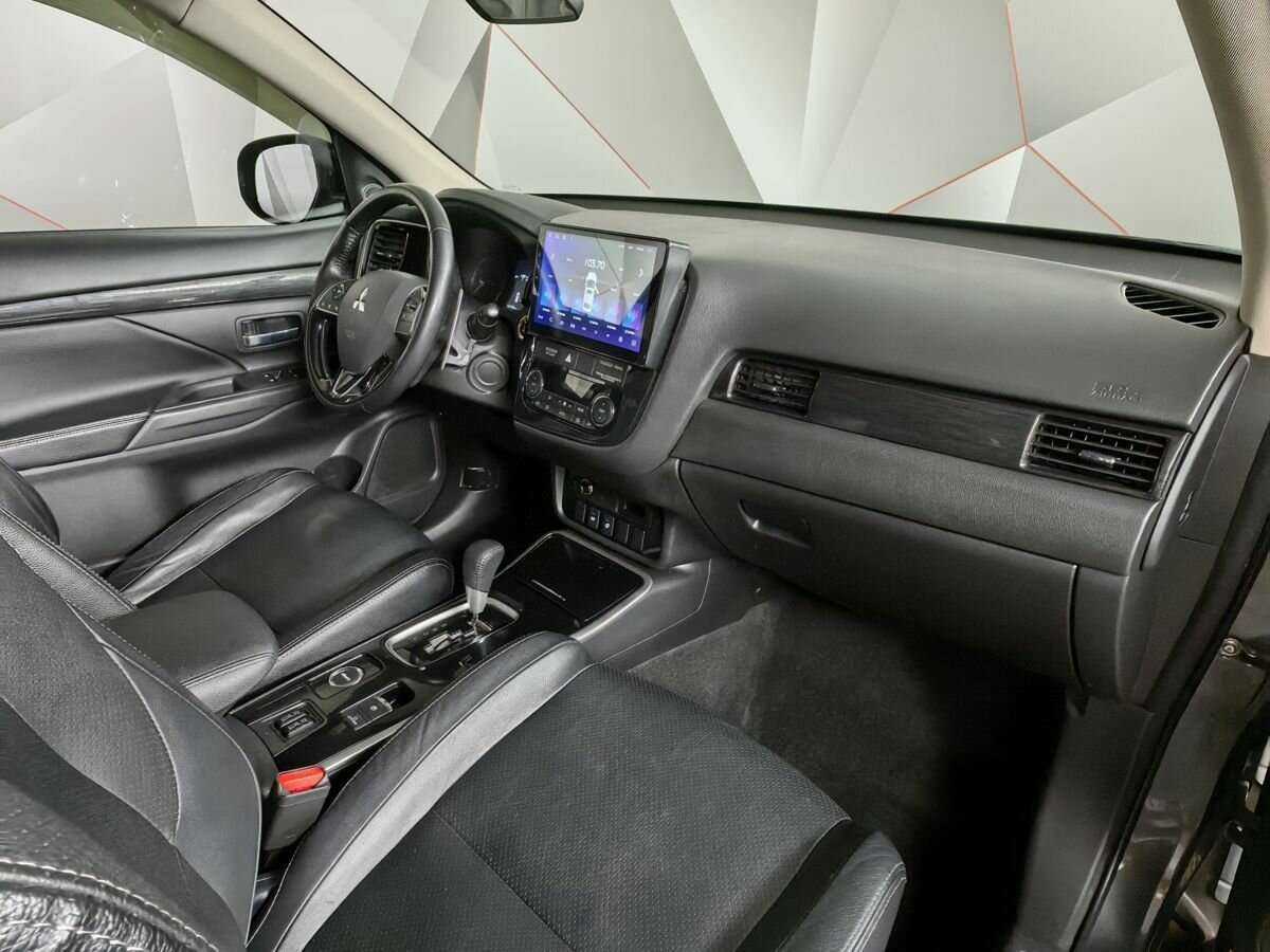 Mitsubishi Outlander 2017 года с пробегом. Фото: #8