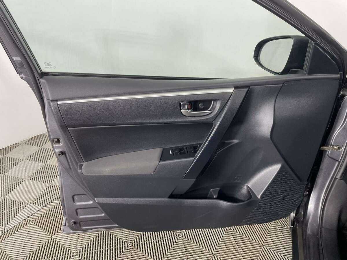 Б/У Тойота Королла 2017 года. Фото: #7