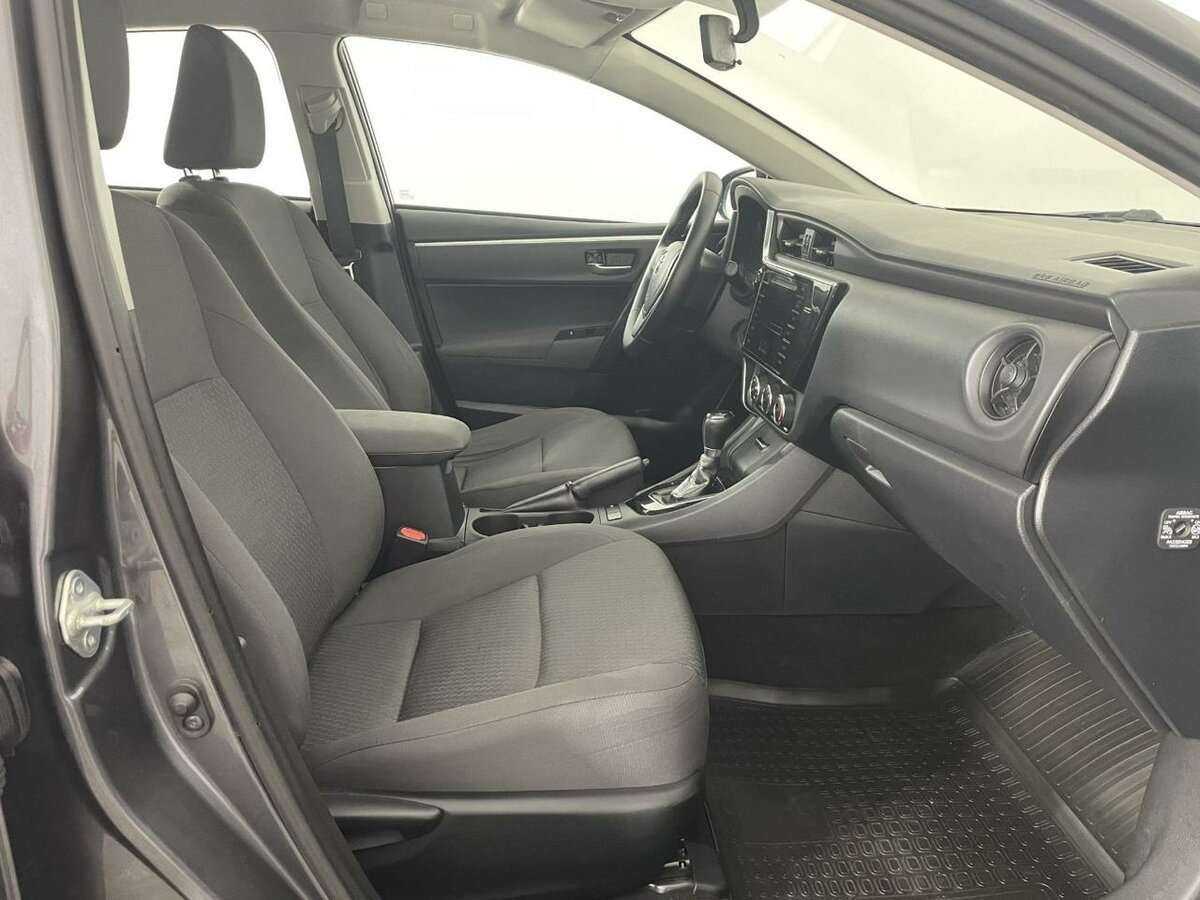 Б/У Тойота Королла 2017 года. Фото: #13