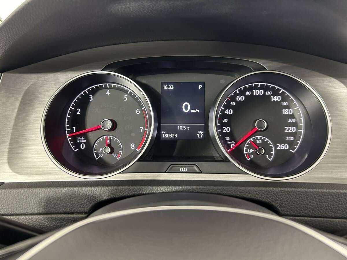 Б/У Фольксваген Гольф 2015 года. Фото: #10