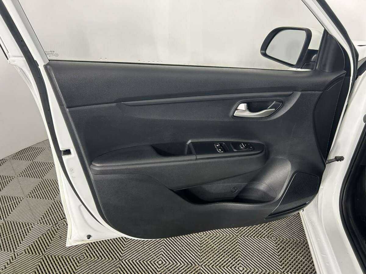 Б/У Киа Рио 2018 года. Фото: #7