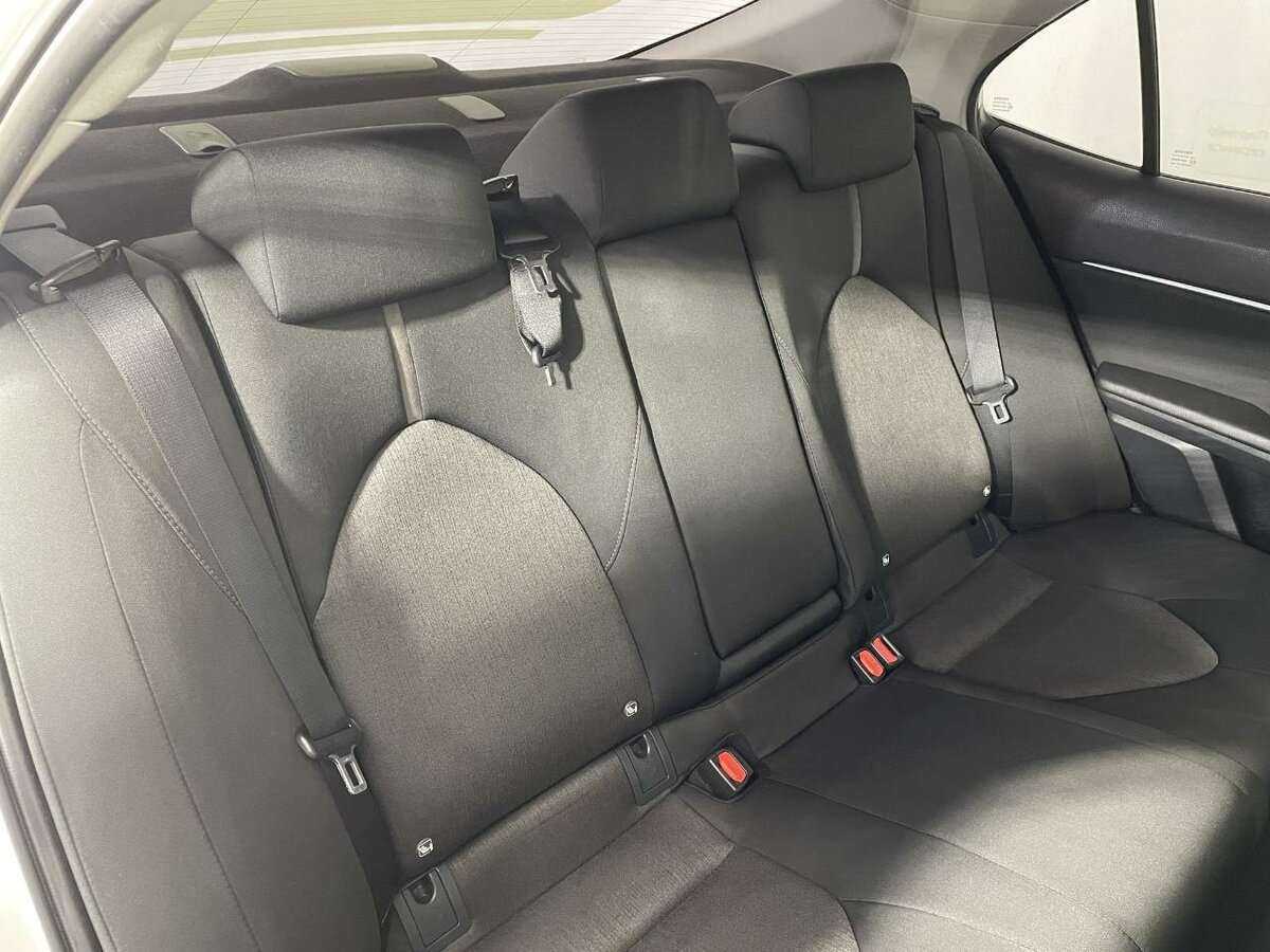 Б/У Тойота Камри 2021 года. Фото: #14