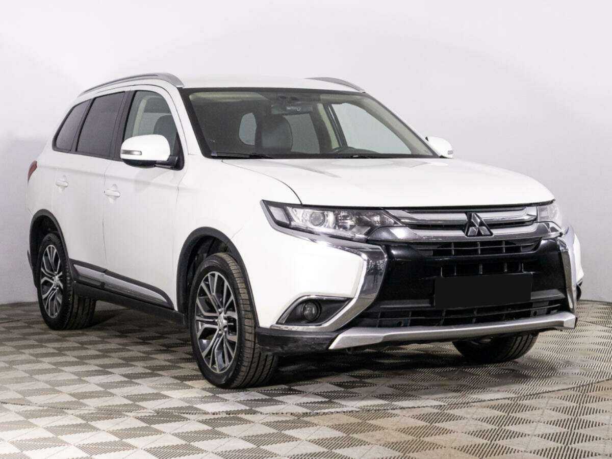 Mitsubishi Outlander 2017 года с пробегом. Фото: #2