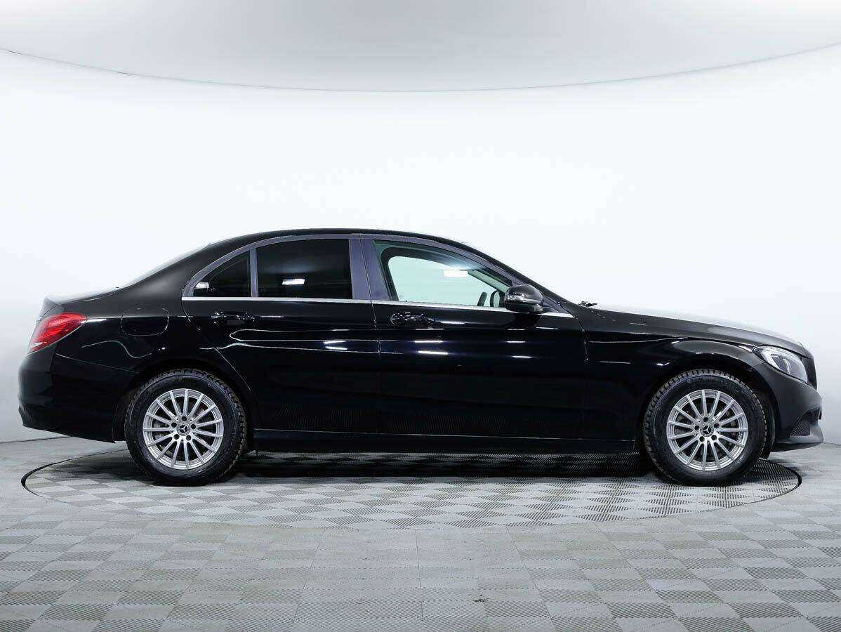 Mercedes-Benz C-Класс 2018 года с пробегом. Фото: #2