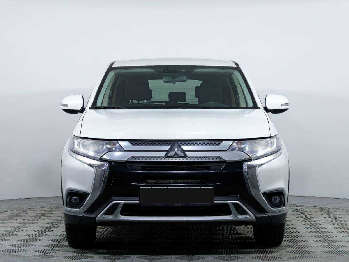 Mitsubishi Outlander 2018 года с пробегом. Фото: #1