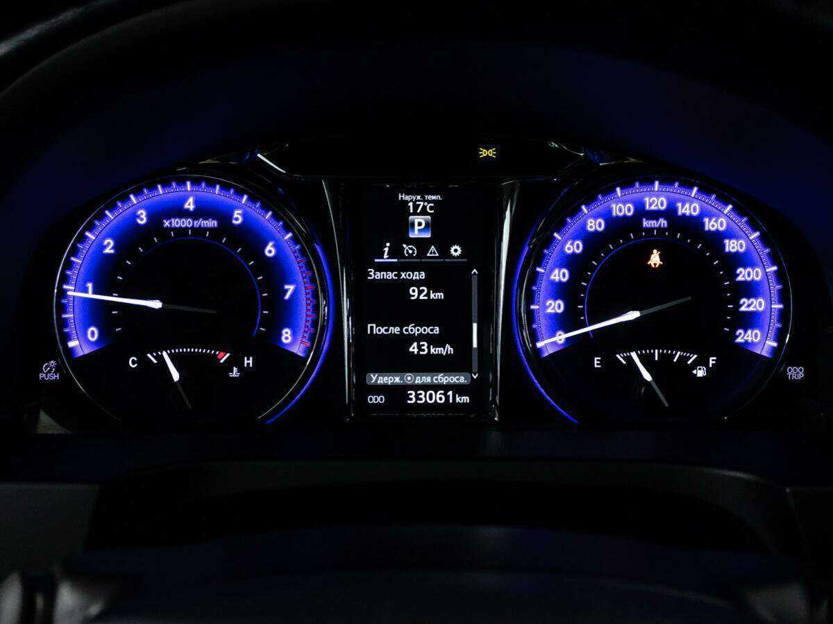 Toyota Camry 2017 года с пробегом. Фото: #11