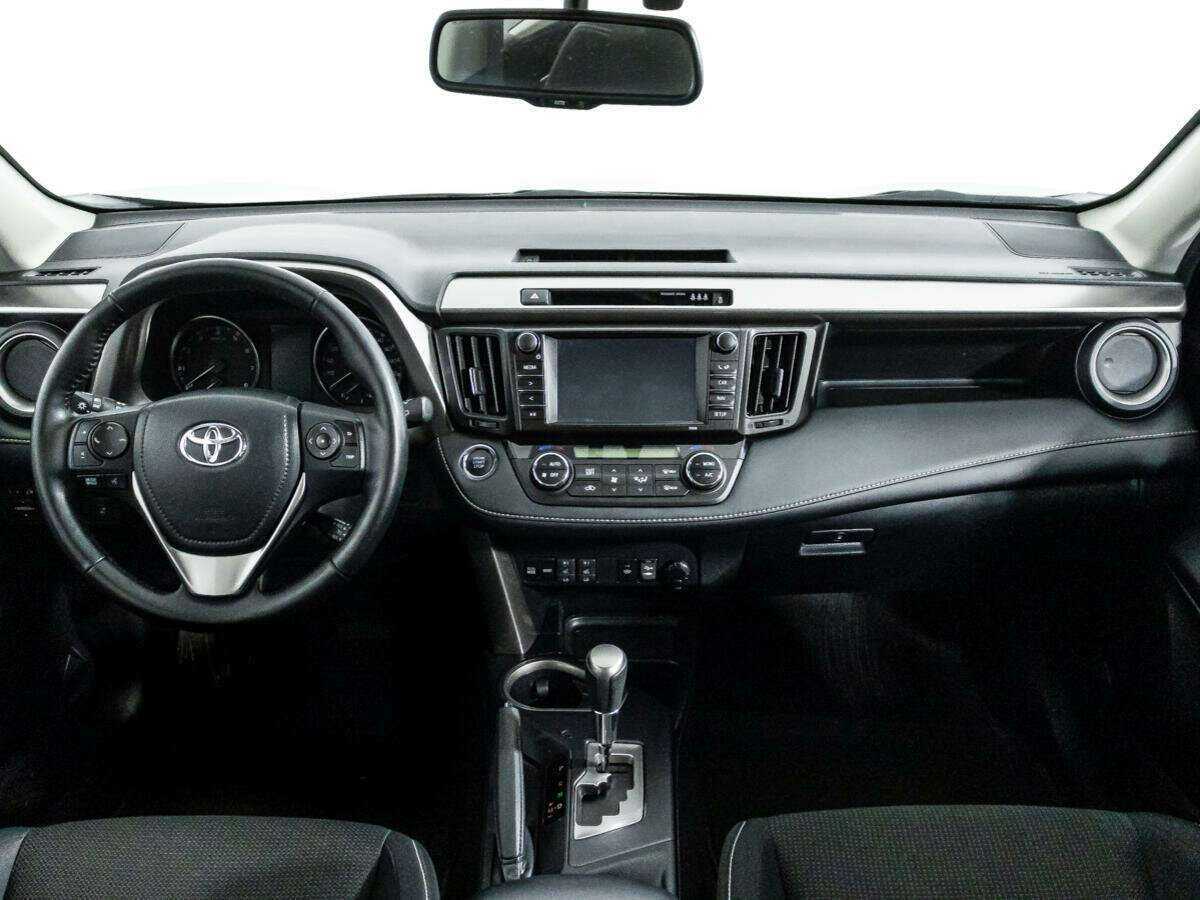 Toyota RAV4 2018 года с пробегом. Фото: #12