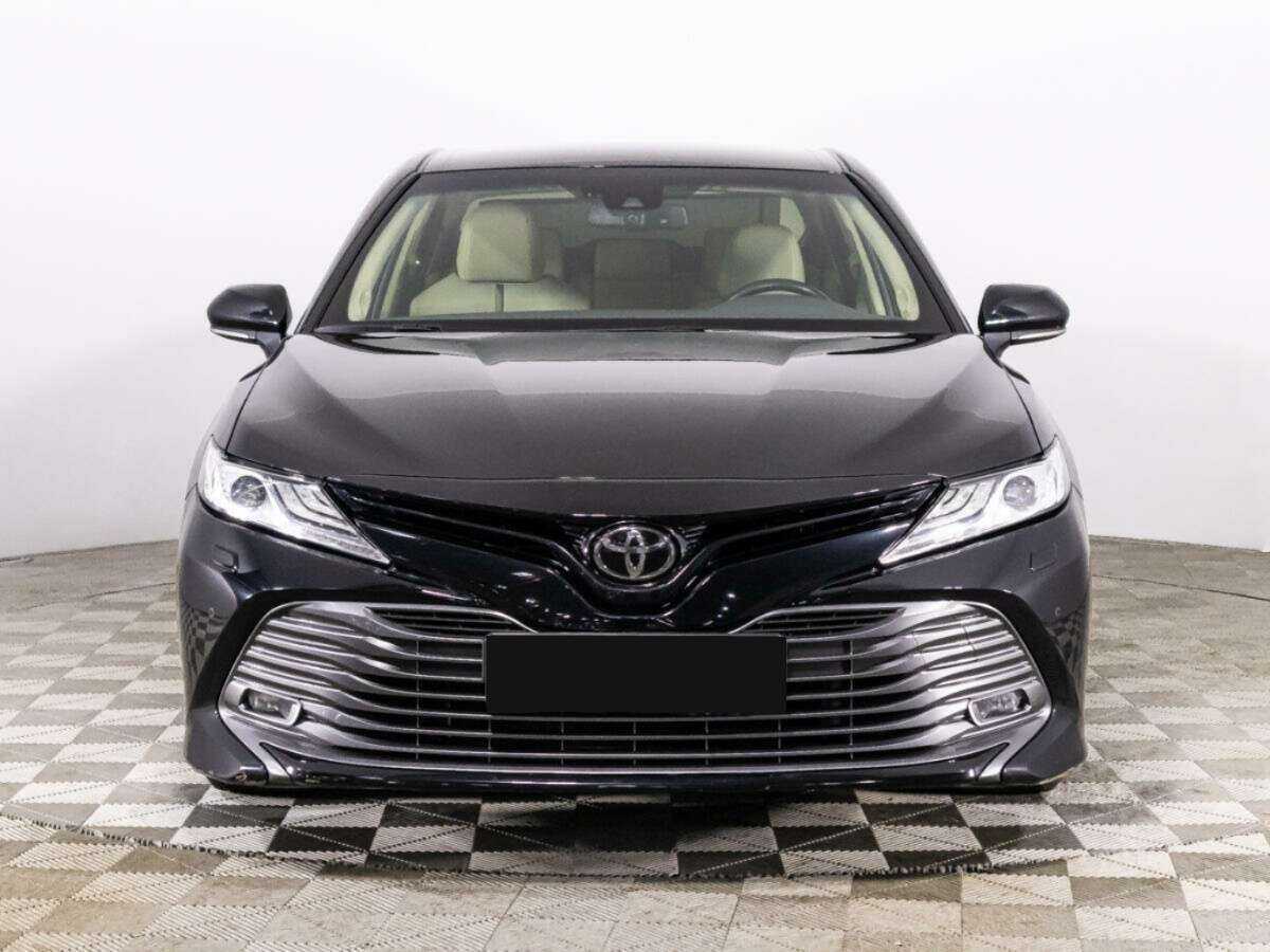 Toyota Camry 2018 года с пробегом. Фото: #1