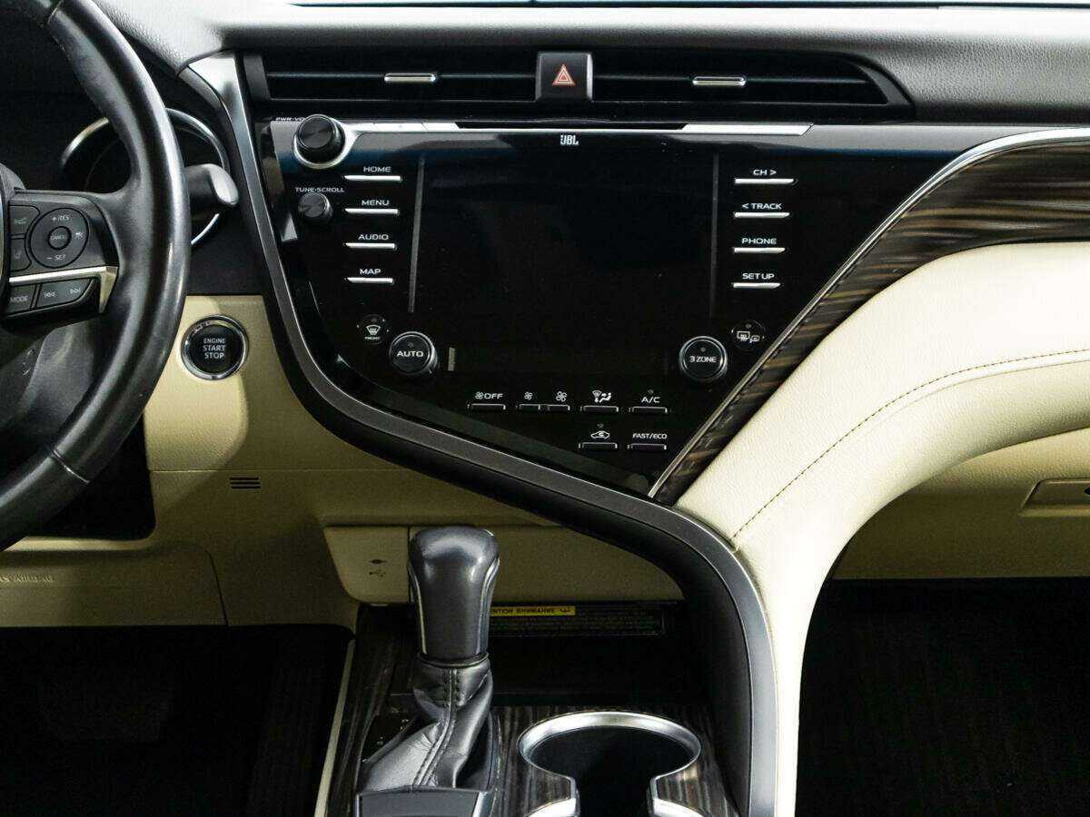 Toyota Camry 2018 года с пробегом. Фото: #13