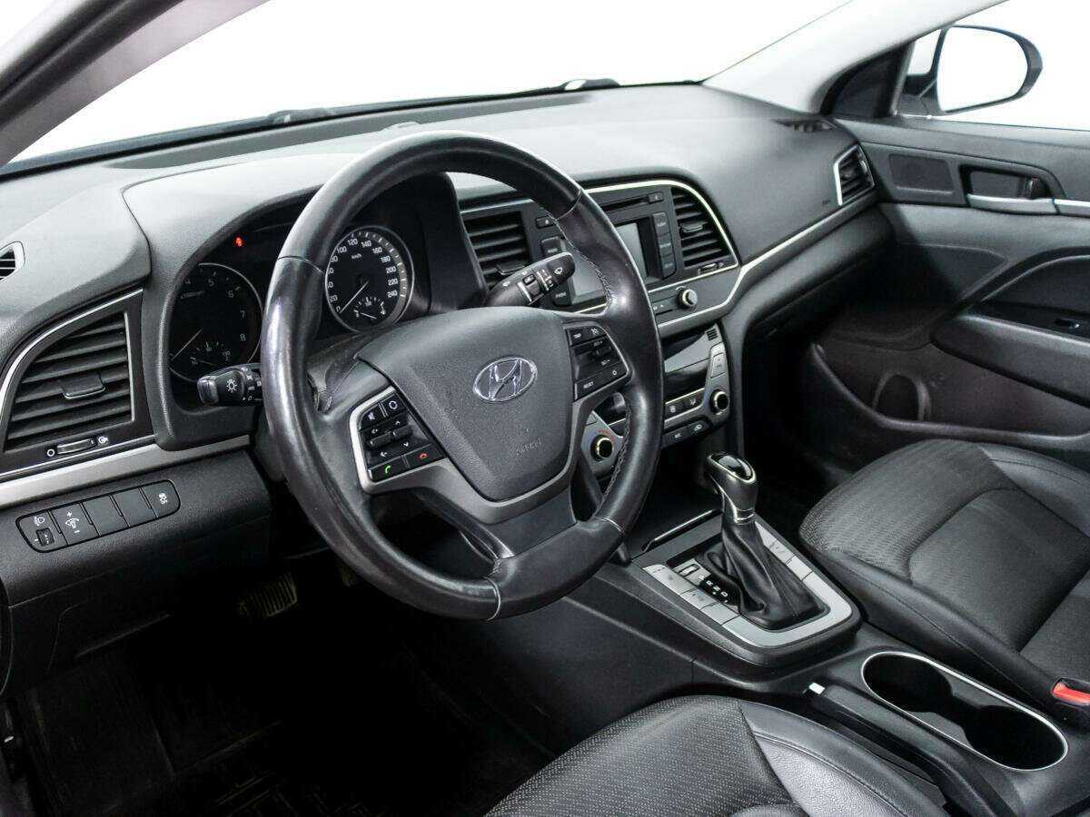 Б/У Хендай Елантра 2016 года. Фото: #10