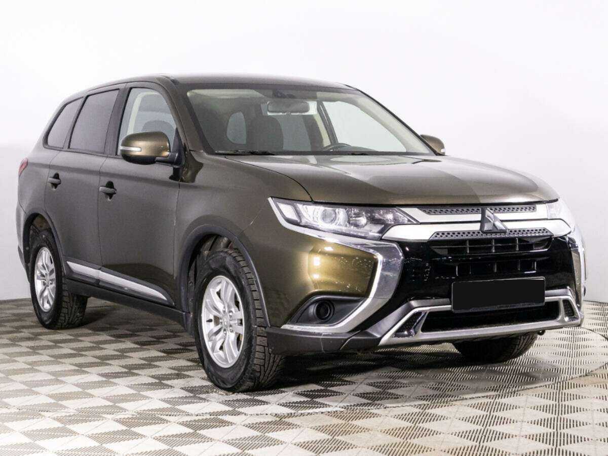 Mitsubishi Outlander 2019 года с пробегом. Фото: #2