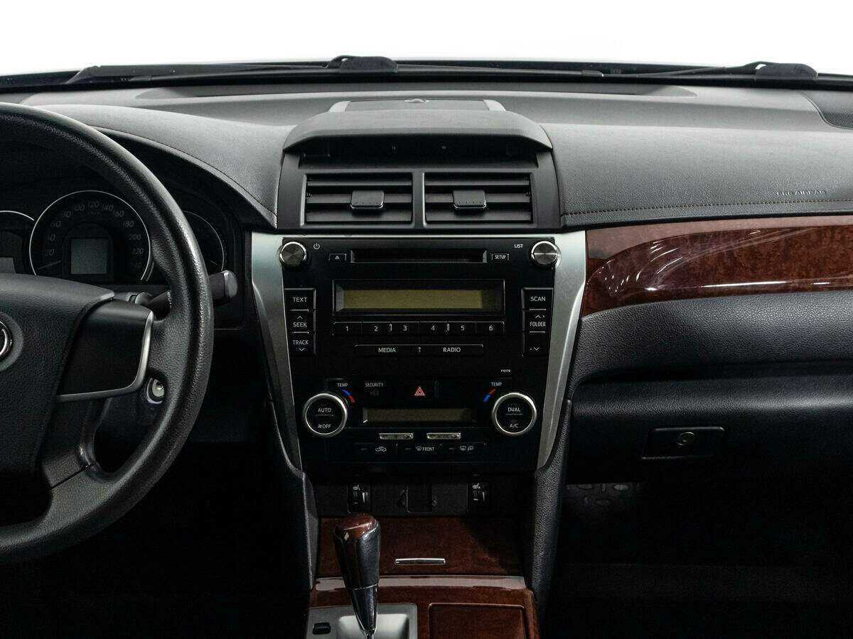 Б/У Тойота Камри 2012 года. Фото: #11