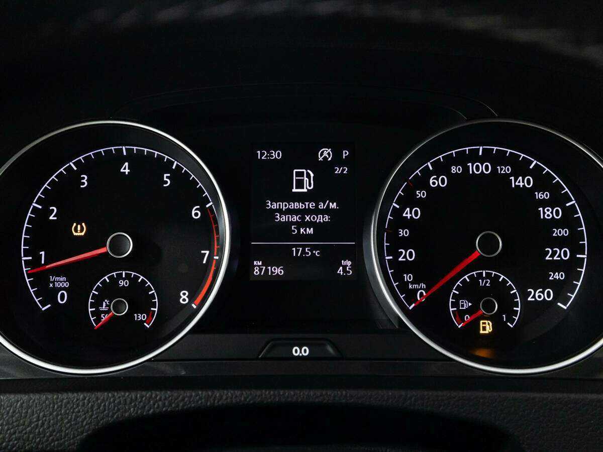 Б/У Фольксваген Гольф 2018 года. Фото: #11