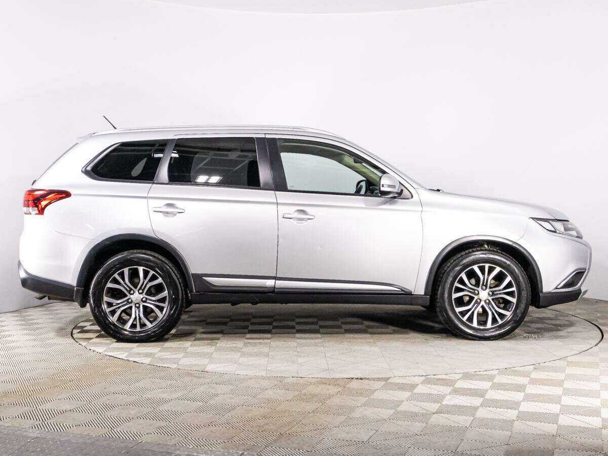 Mitsubishi Outlander 2015 года с пробегом. Фото: #3