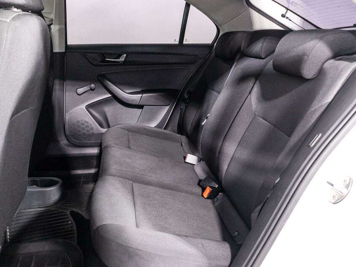 Б/У Шкода Рапид 2017 года. Фото: #9