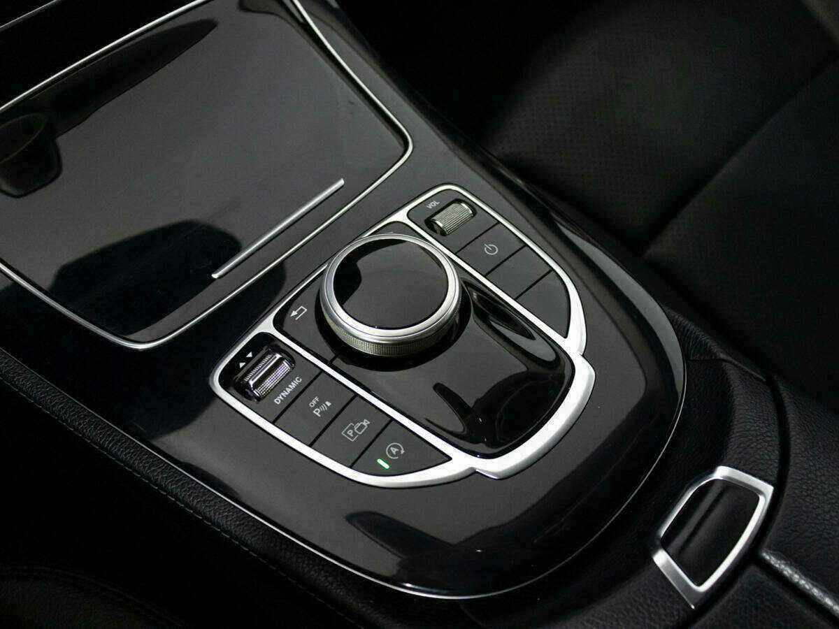 Mercedes-Benz E-Класс 2019 года с пробегом. Фото: #18