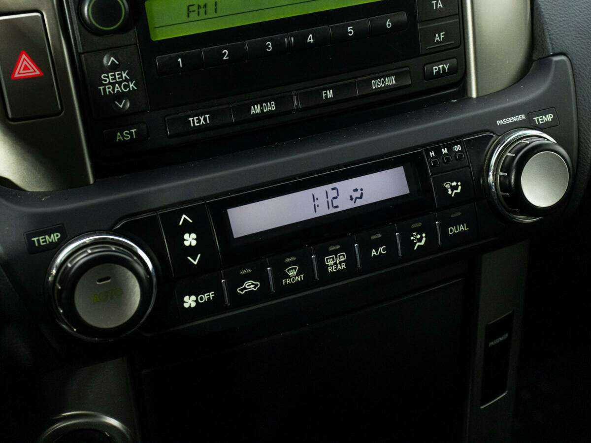 Toyota Land Cruiser Prado 2012 года с пробегом. Фото: #12