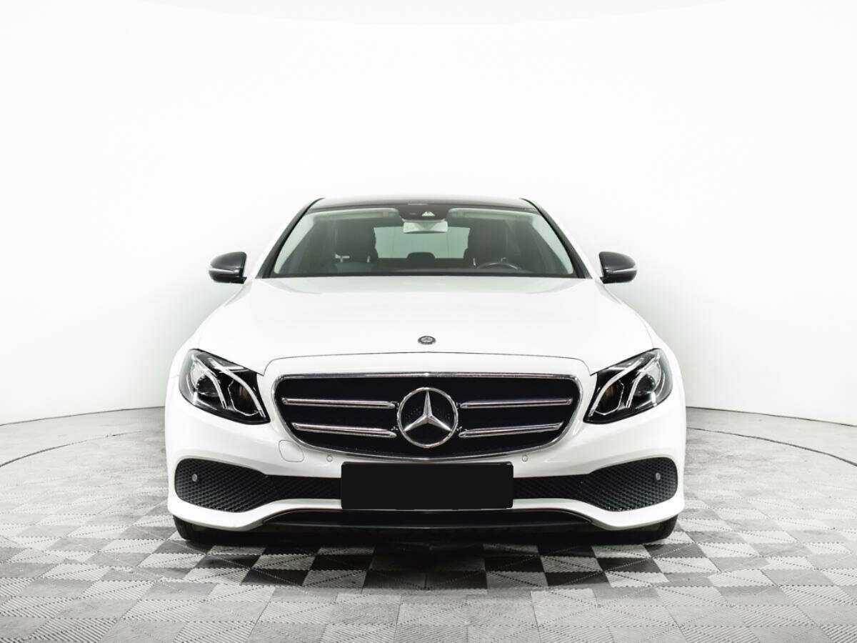 Mercedes-Benz E-Класс 2016 года с пробегом. Фото: #1