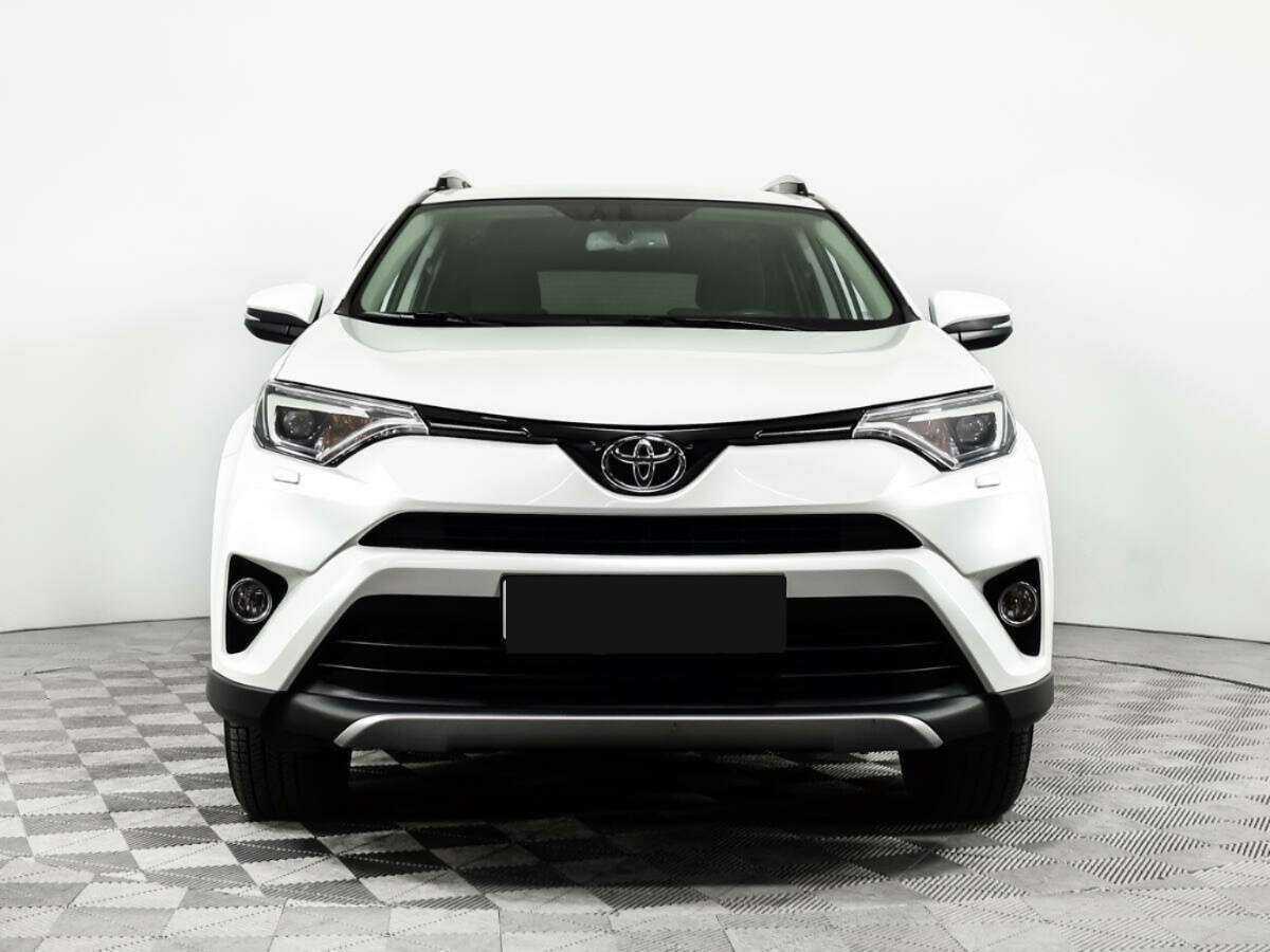 Toyota RAV4 2018 года с пробегом. Фото: #2