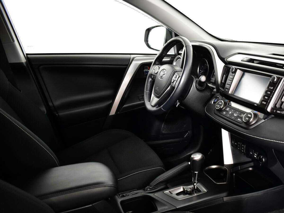Toyota RAV4 2018 года с пробегом. Фото: #10