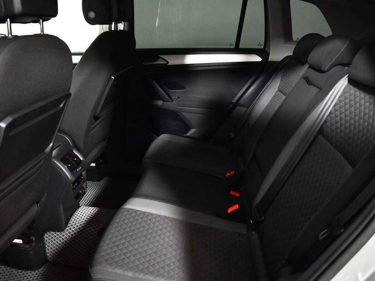 Б/У Фольксваген Тигуан 2017 года. Фото: #9