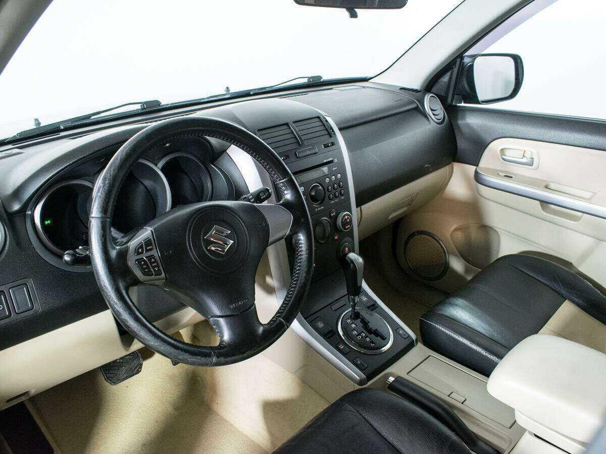 Suzuki Grand Vitara 2013 года с пробегом. Фото: #12
