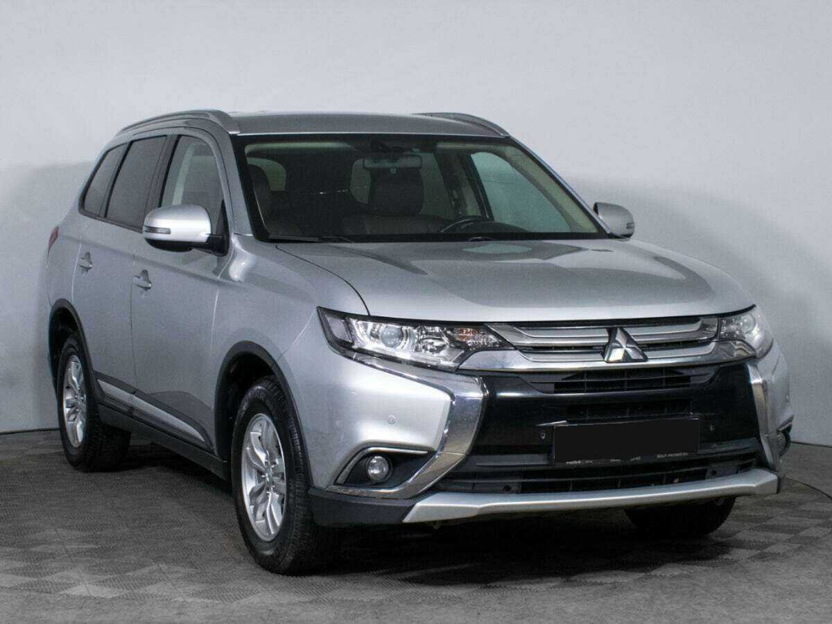 Mitsubishi Outlander 2017 года с пробегом. Фото: #2