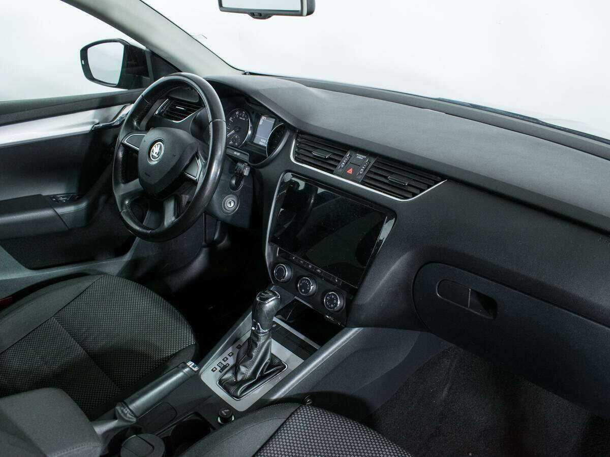 Б/У Шкода Октавия 2013 года. Фото: #8