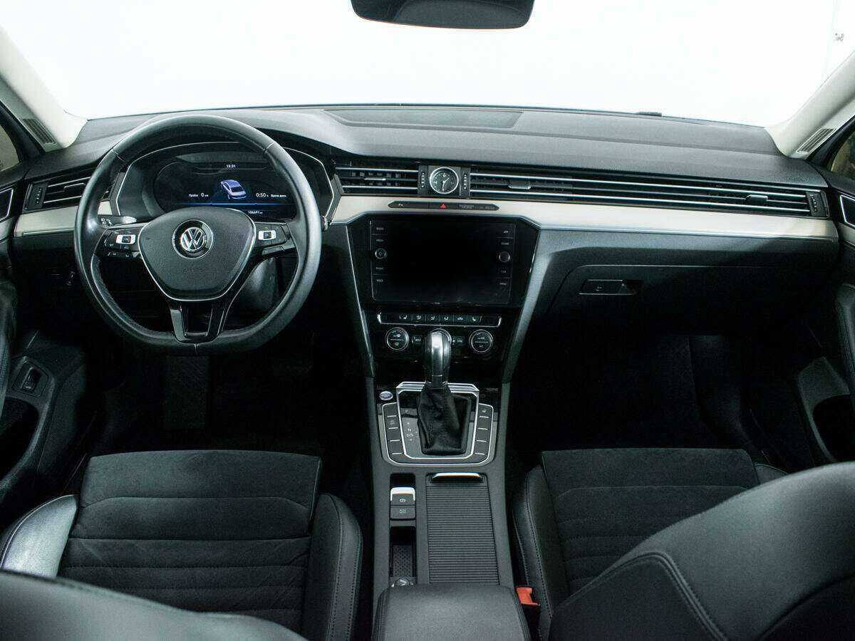 Б/У Фольксваген Пассат 2017 года. Фото: #10