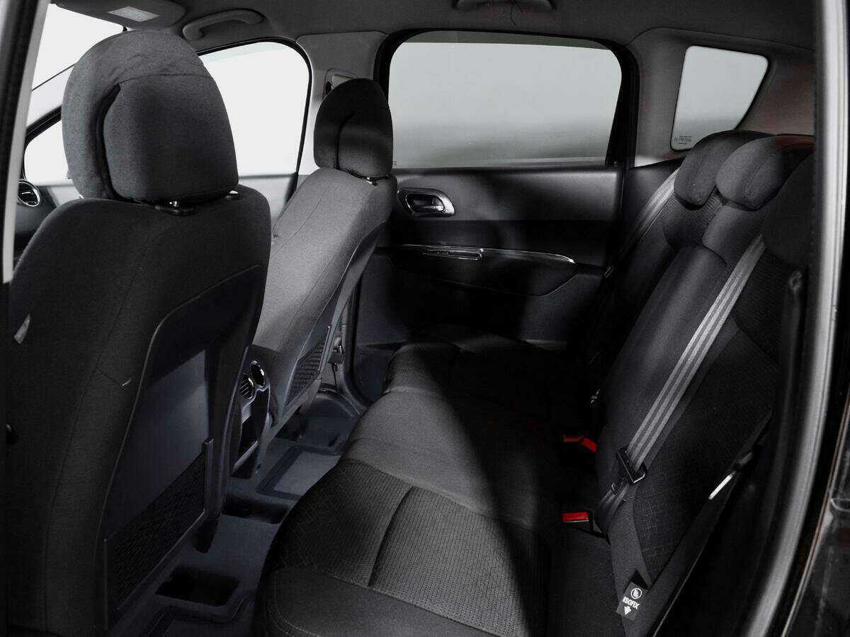 Б/У Пежо 3008 2014 года. Фото: #9