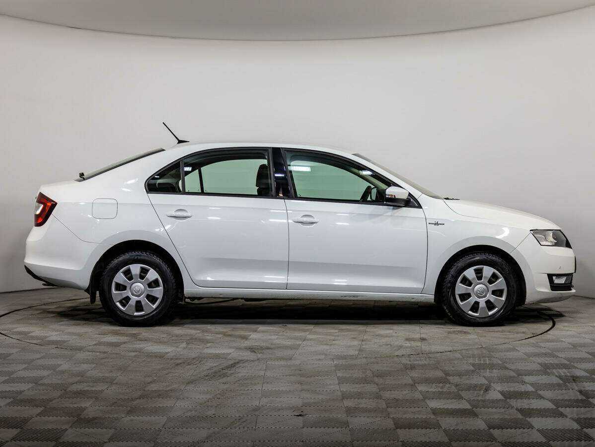 Skoda Rapid 2018 года с пробегом. Фото: #2