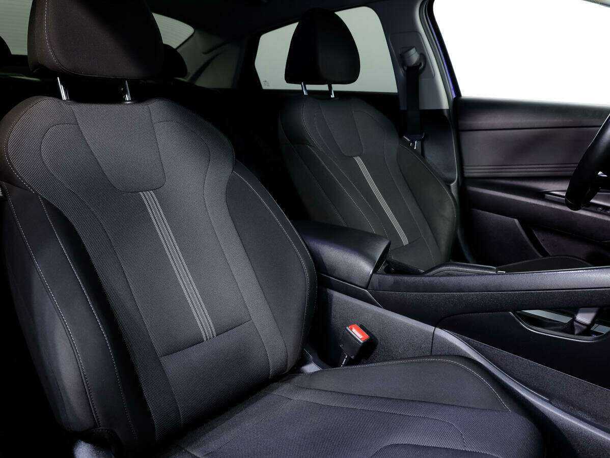 Hyundai Elantra 2021 года с пробегом. Фото: #13