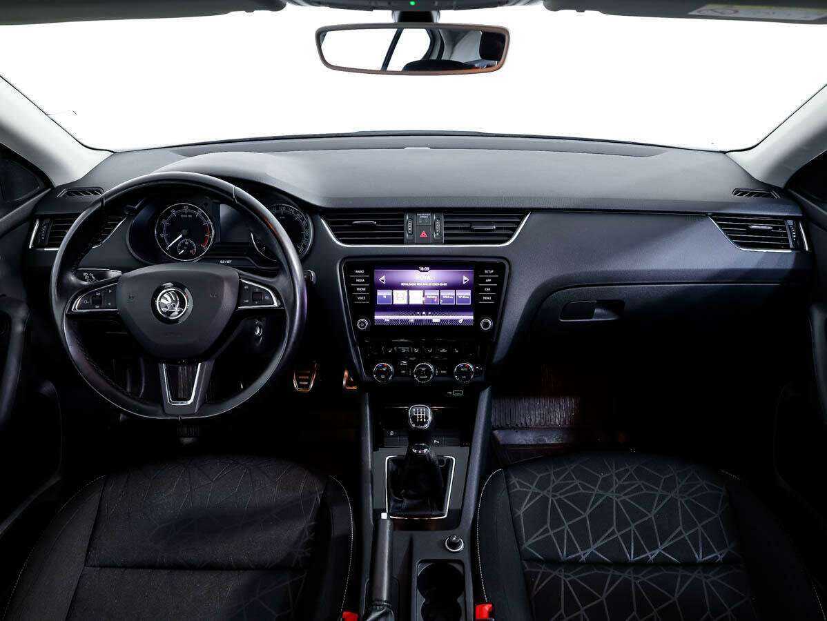 Skoda Octavia 2018 года с пробегом. Фото: #11