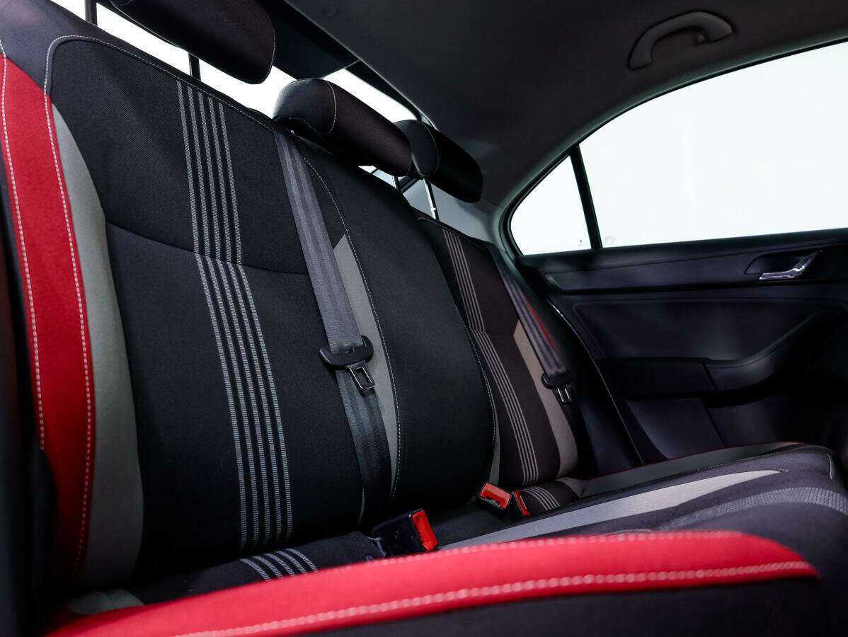 Б/У Шкода Рапид 2015 года. Фото: #12