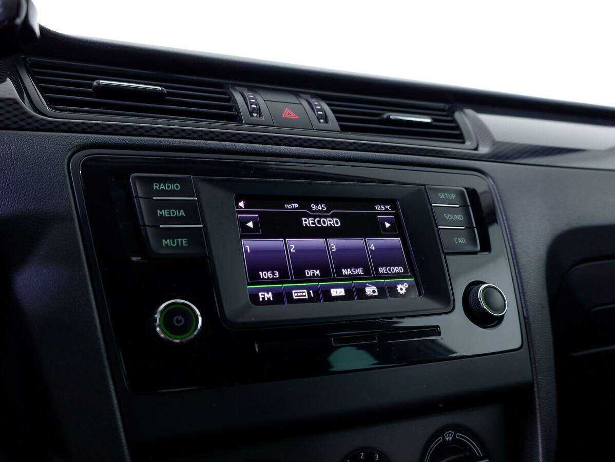 Б/У Шкода Рапид 2015 года. Фото: #13