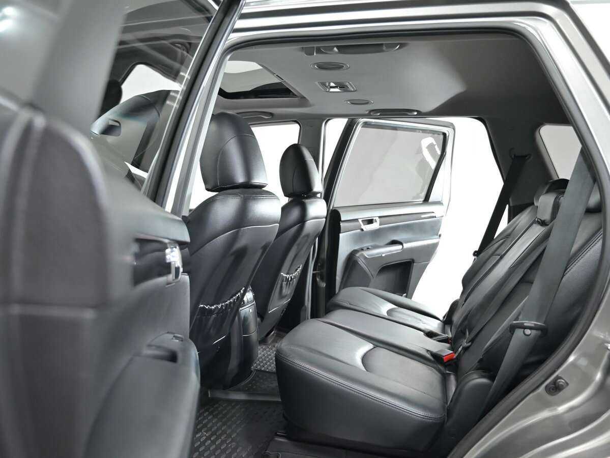 Kia Mohave 2012 года с пробегом. Фото: #5