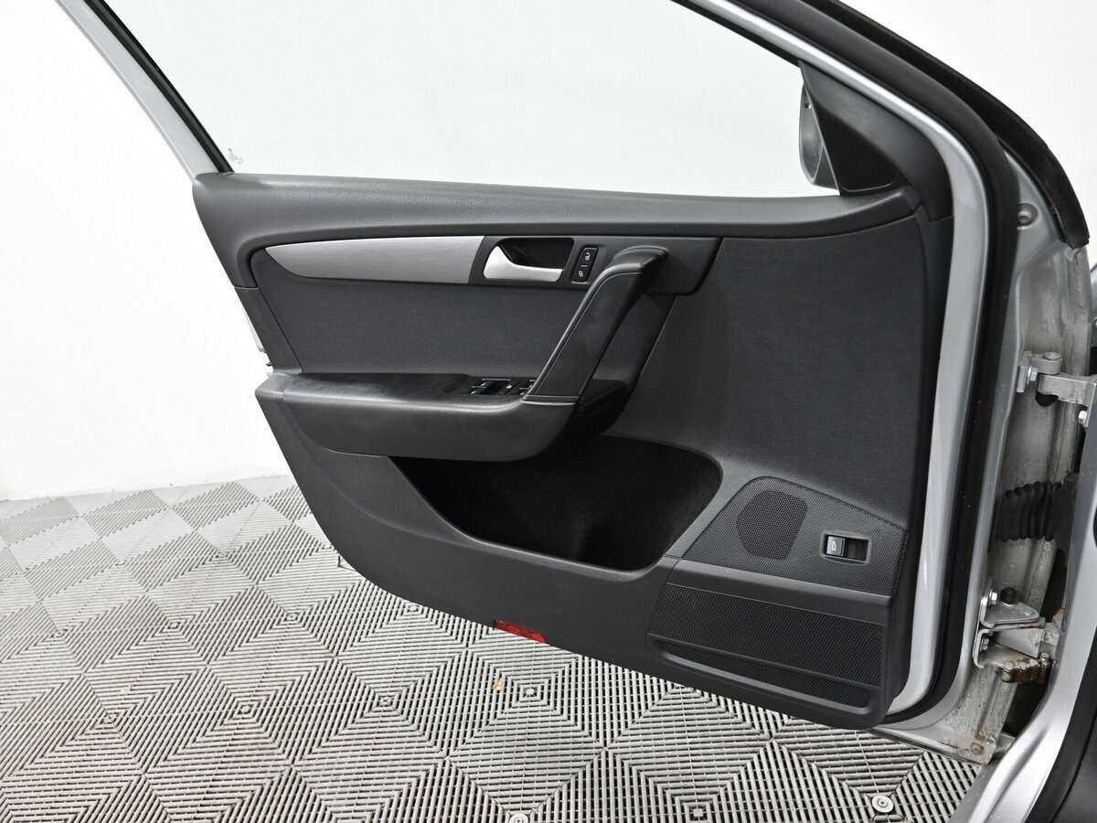 Б/У Фольксваген Пассат 2014 года. Фото: #8