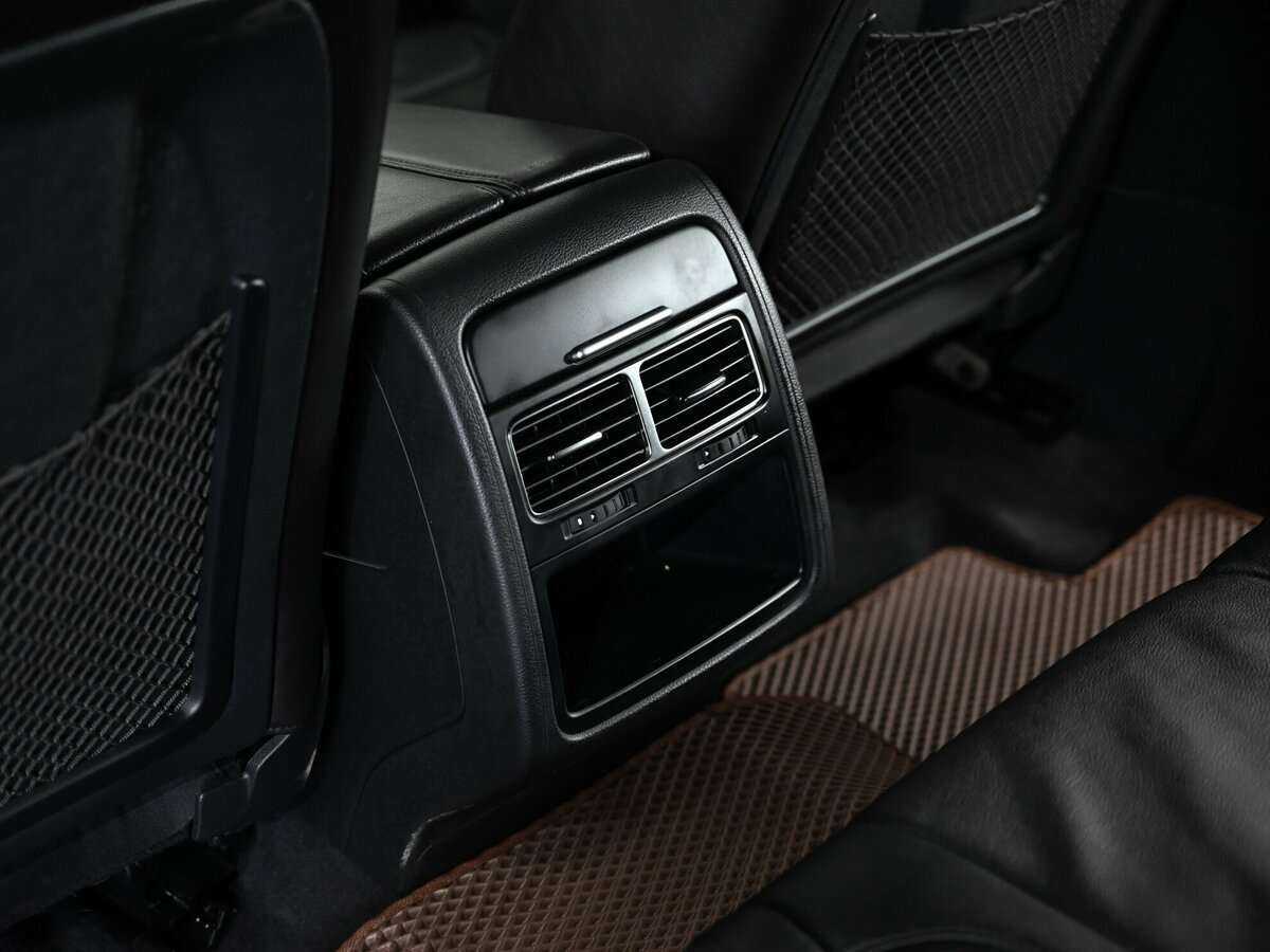 Б/У Фольксваген Туарег 2013 года. Фото: #14