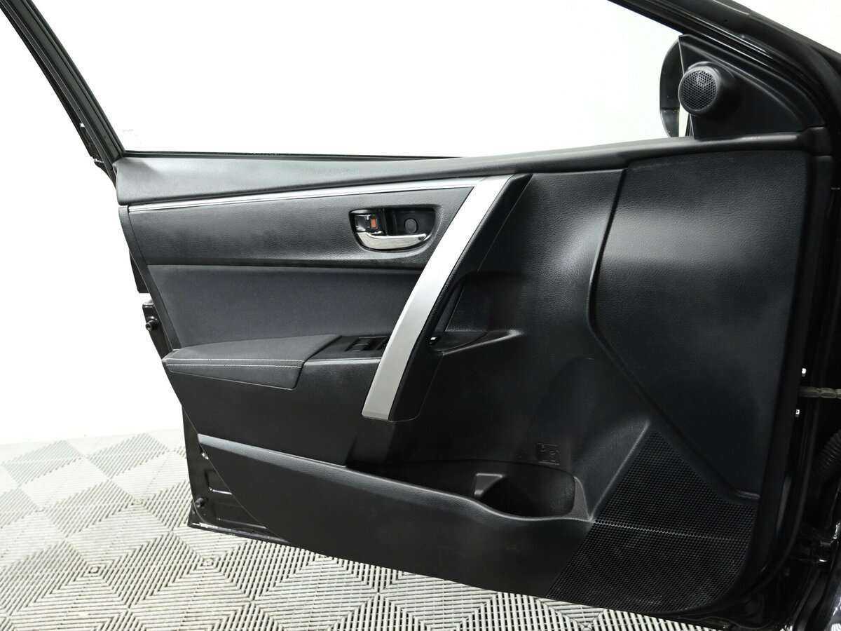 Б/У Тойота Королла 2015 года. Фото: #5