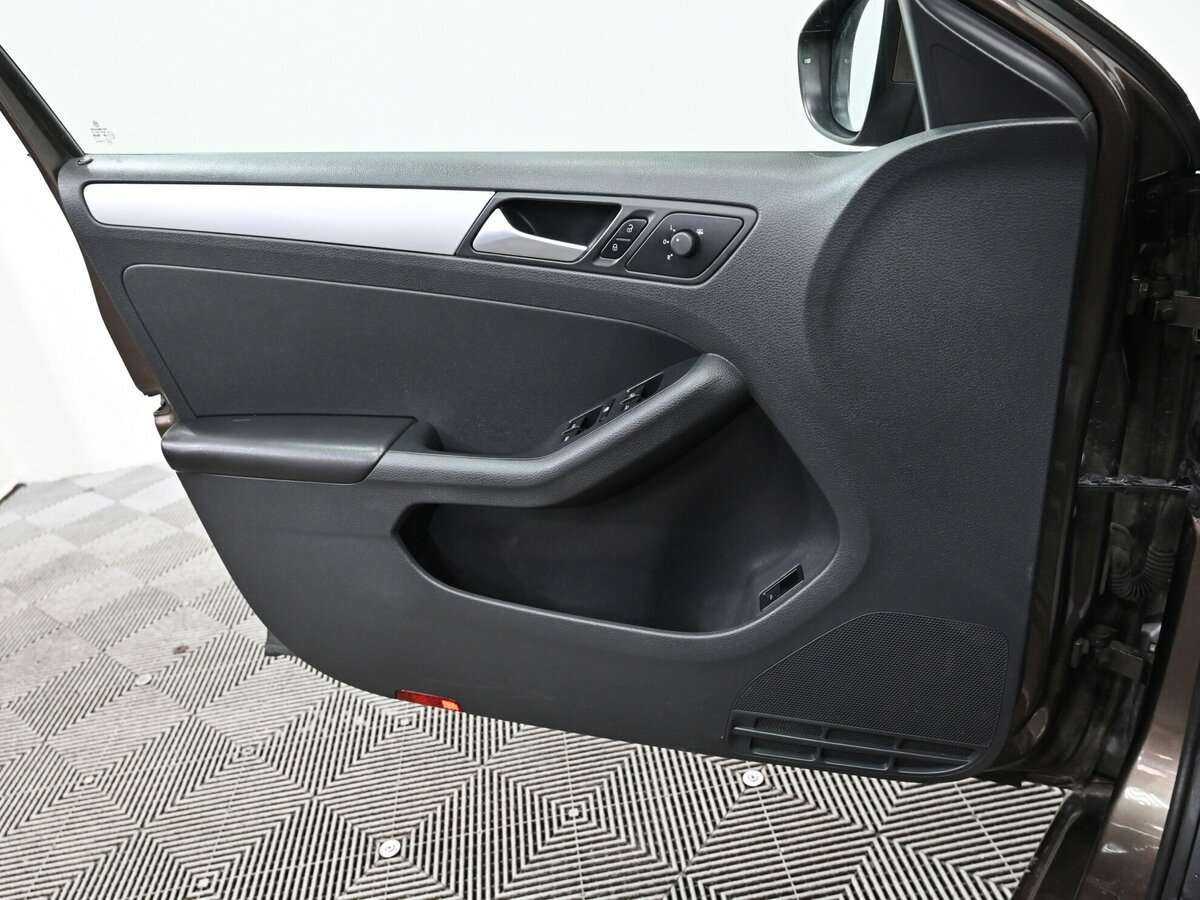 Б/У Фольксваген Джетта 2013 года. Фото: #9