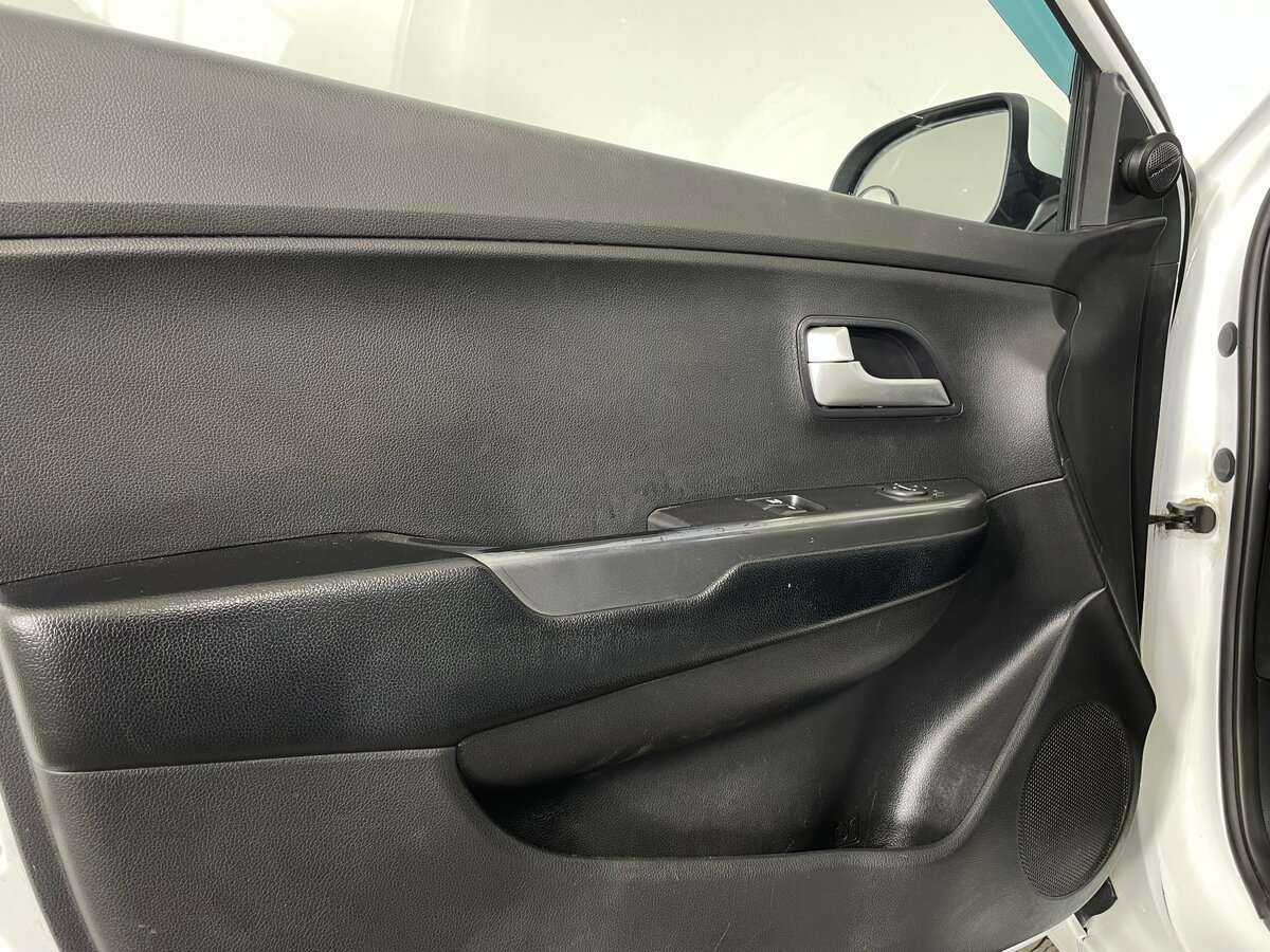 Б/У Киа Рио 2015 года. Фото: #18