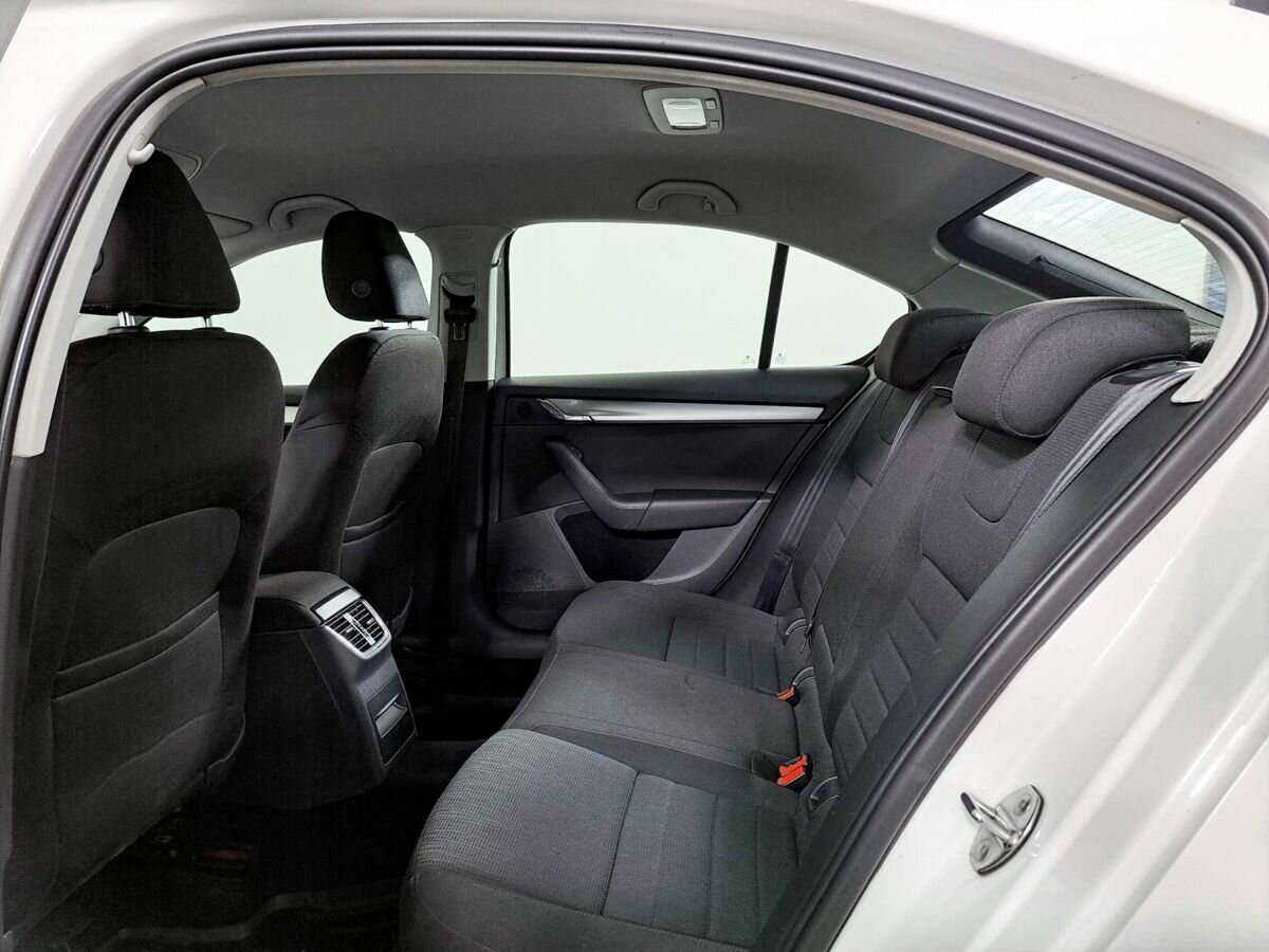 Б/У Шкода Октавия 2014 года. Фото: #9