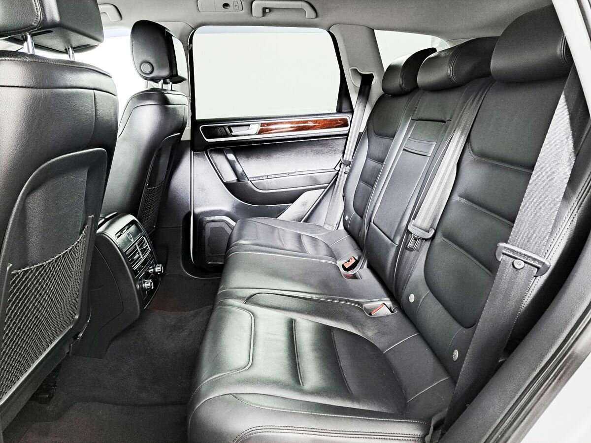 Б/У Фольксваген Туарег 2012 года. Фото: #9