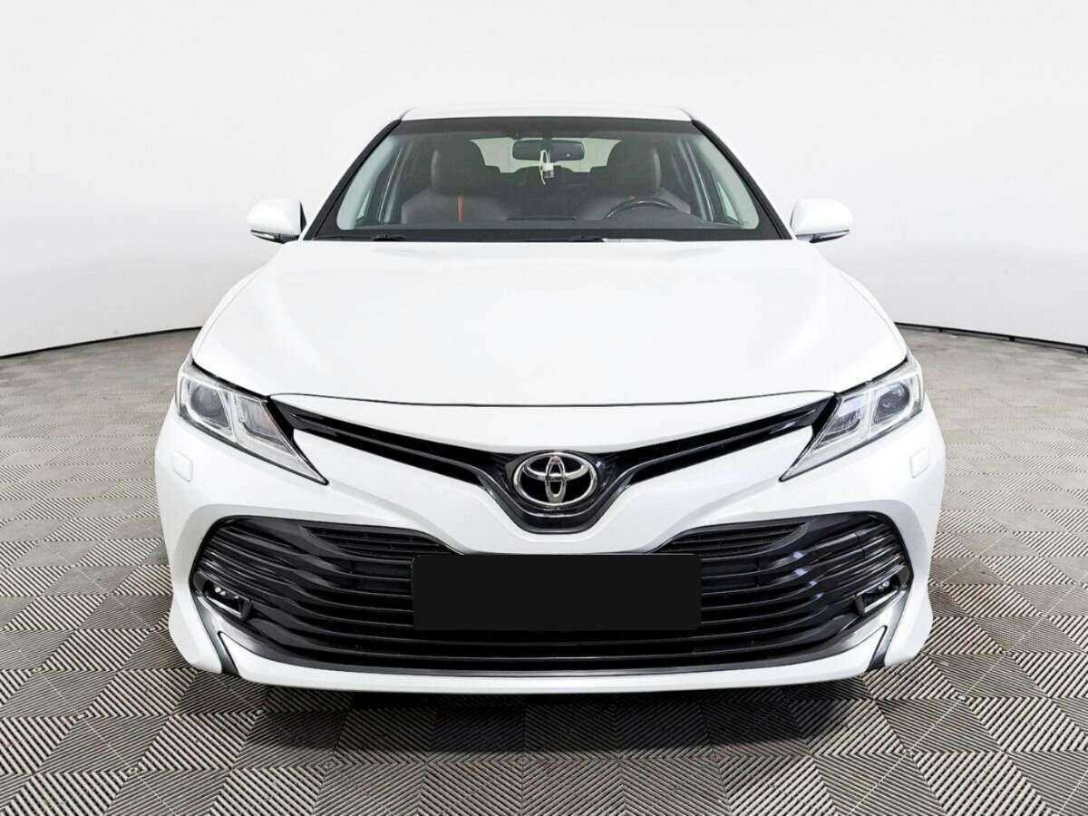 Toyota Camry 2019 года с пробегом. Фото: #1
