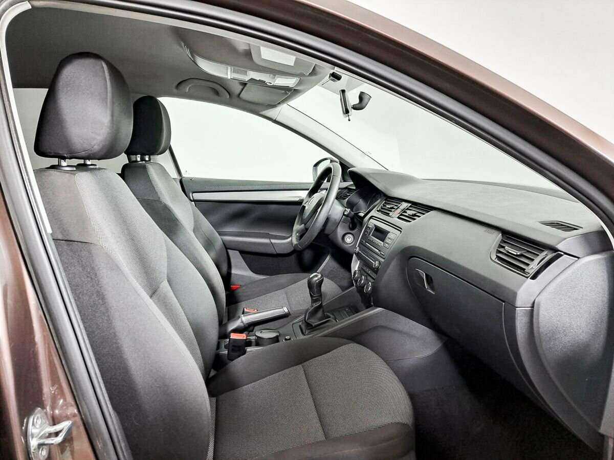 Б/У Шкода Октавия 2014 года. Фото: #8